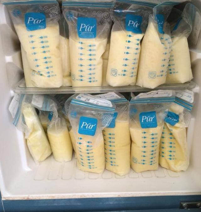 Túi trữ sữa Pur Thailand có thể chứa được 250ml sữa, để gọn trong tủ lạnh 