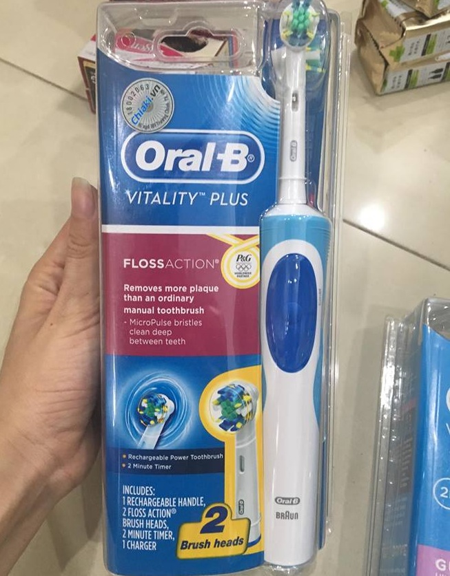 Bàn Chải Đánh Răng Điện Oral-B Vitality Braun (xanh)
