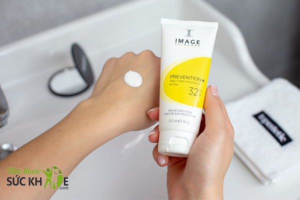 Kem chống nắng Image Prevention+ Daily Matte SPF32